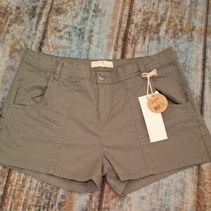 Cotton On Sage Green Cargo Shorts. NWT Excellent Condition Size 8